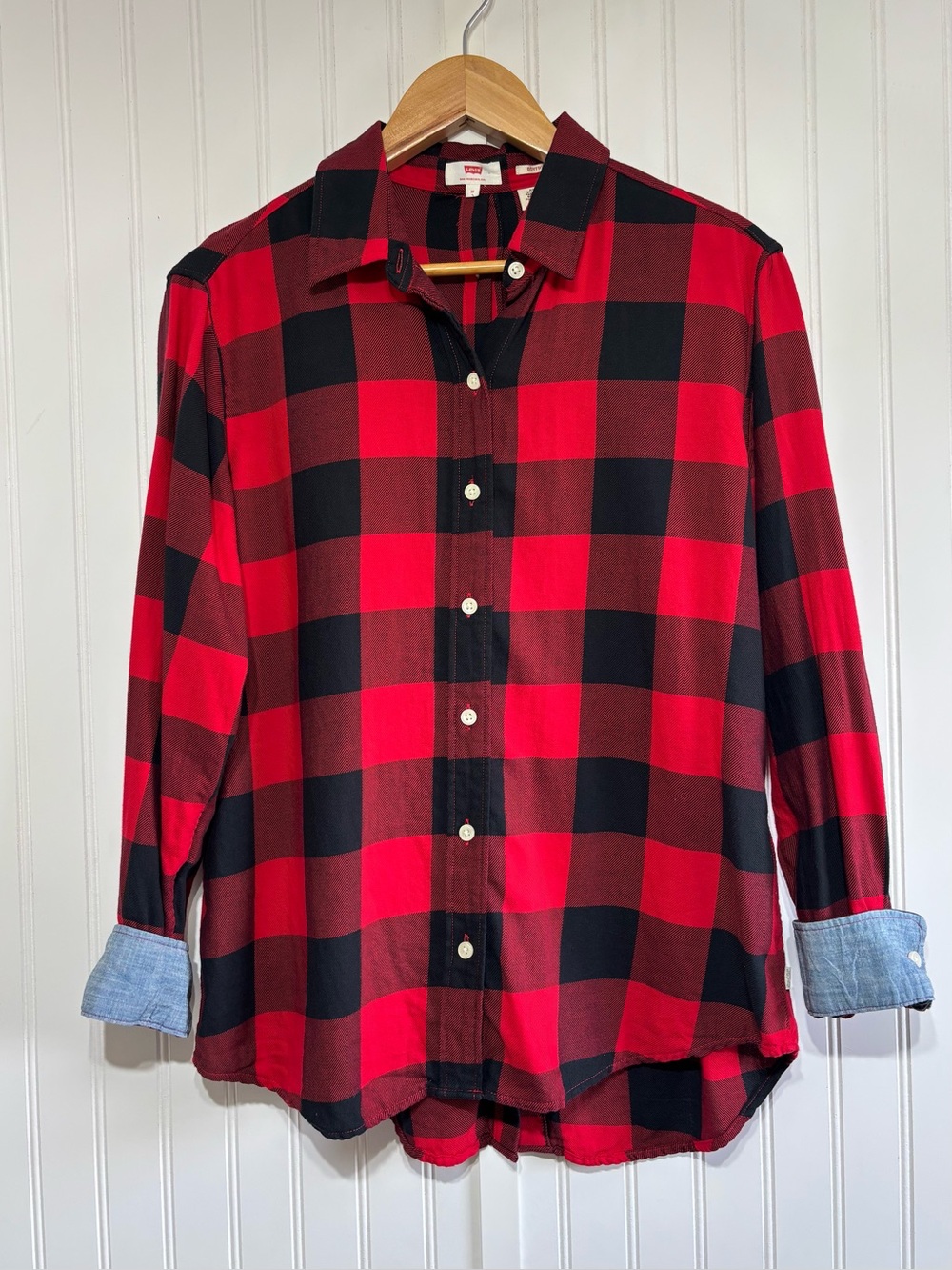Levi’s Boyfriend Fit Red Black Buffalo Plaid Button Down / Button Back Shirt M